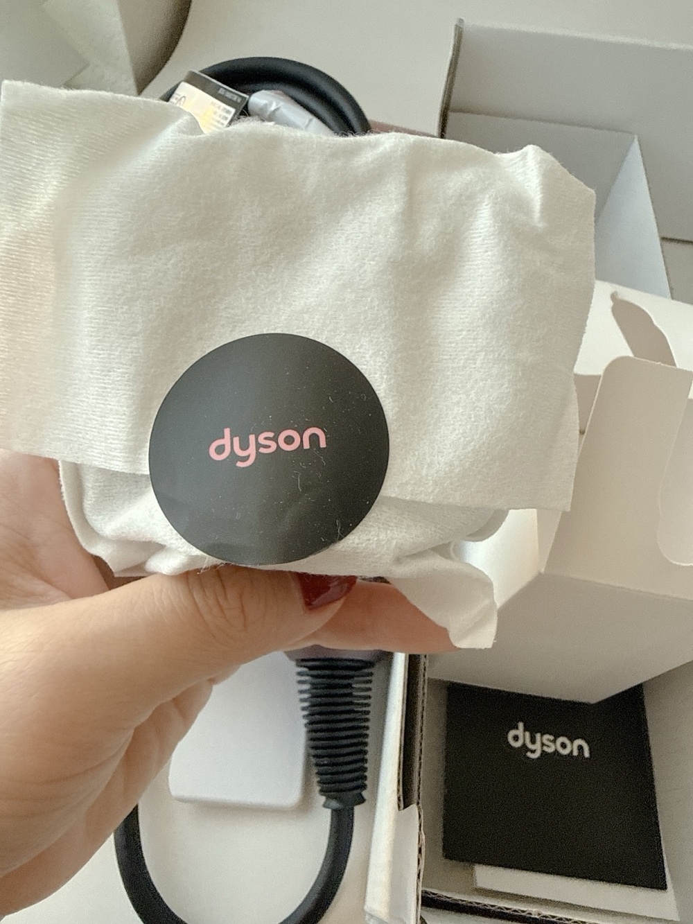 Open box - Dyson Supersonic™ Travel hair dryer (Ceramic pink / Rose gold) - Picture 13 of 14